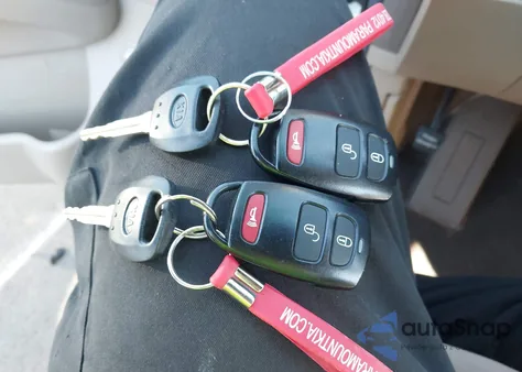 2011 Kia Sedona Lx из США, поврежденный, VIN KNDMG4C76B6364839